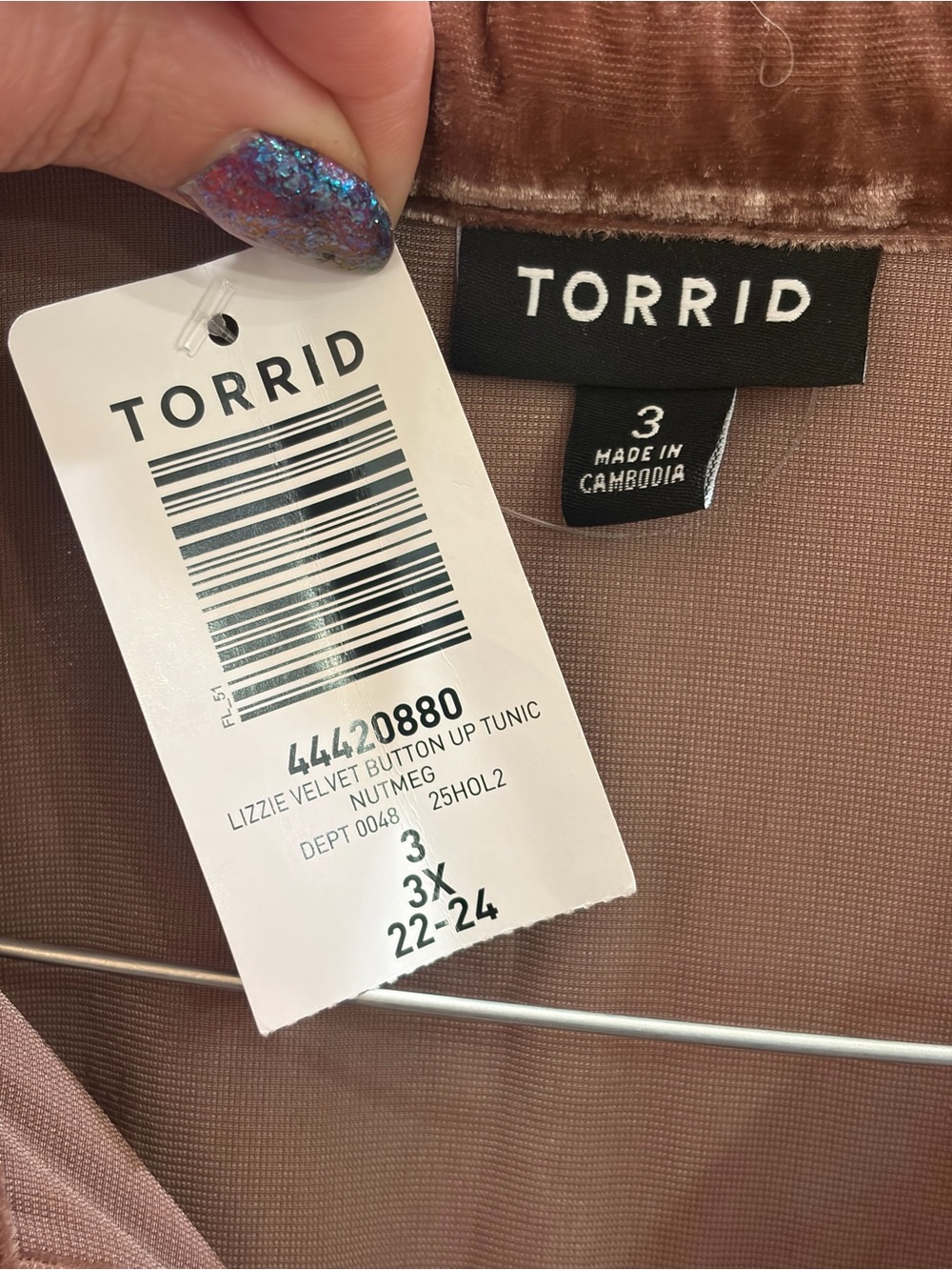 torrid | Lizzie Velvet Button-Up Shirt Nutmeg - Picture 7 of 10